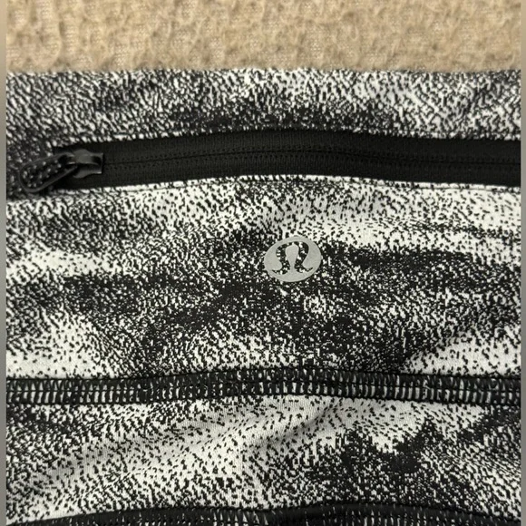 Lululemon Speed Tight V Power Luxtreme Hazy Days Black White / Black Size 10 - Picture 4 of 10